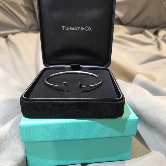 Tiffany & Co T wire White Gold bracelet - Picture 5 of 7